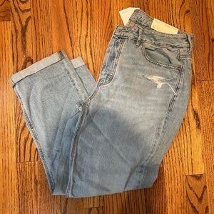 American Eagle Tomgirl jeans in Blue Daylight, size 6, new with tags